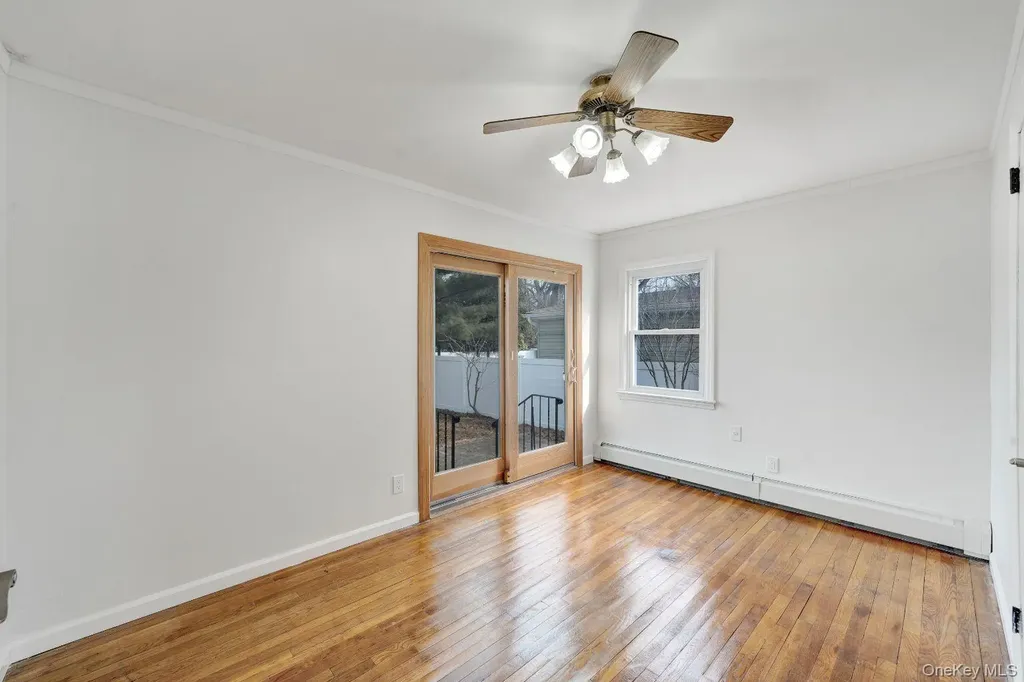 450 Rhodes Lane West Hempstead NY 11552