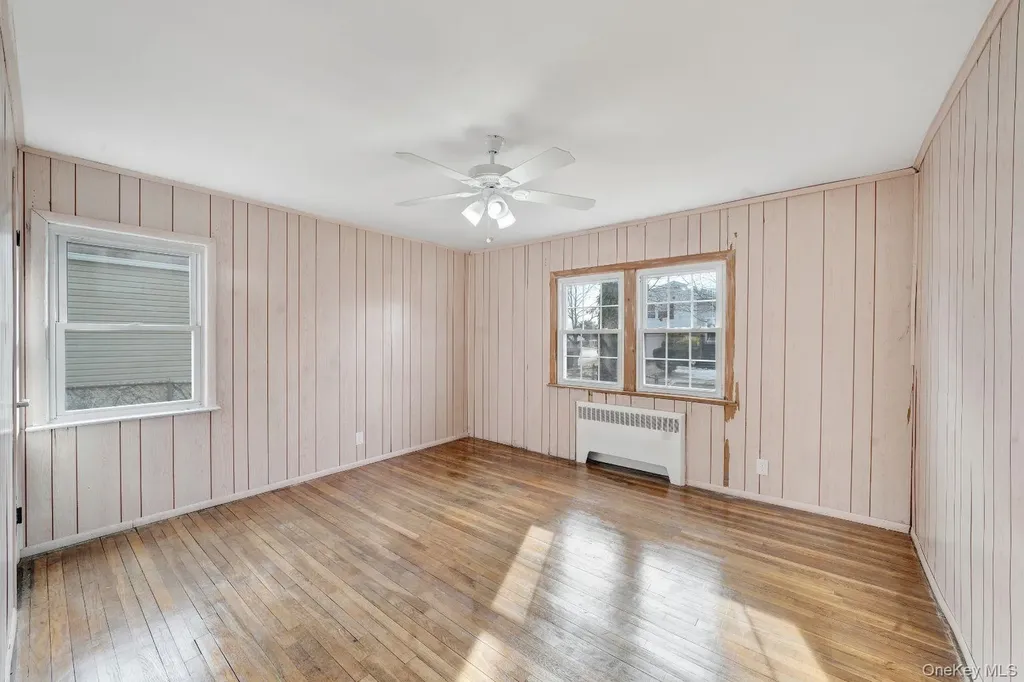 450 Rhodes Lane West Hempstead NY 11552