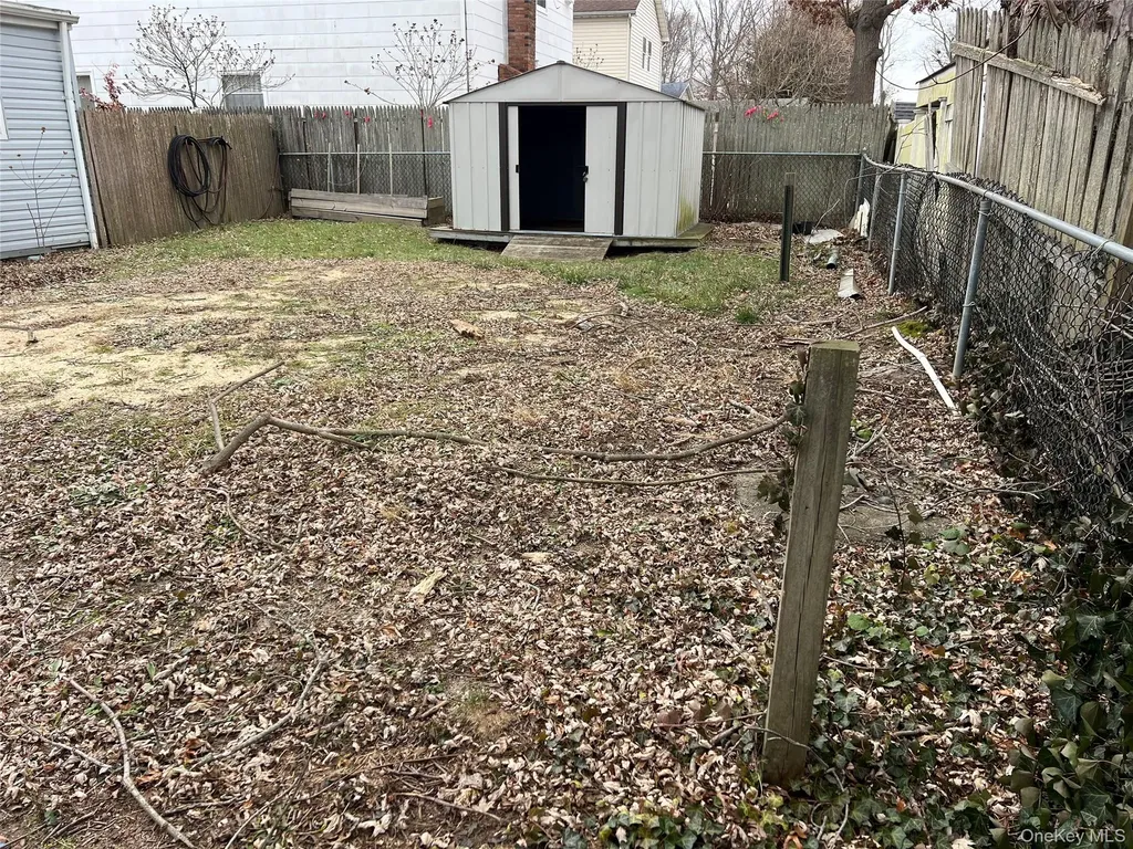 25 Gores Drive Mastic NY 11950