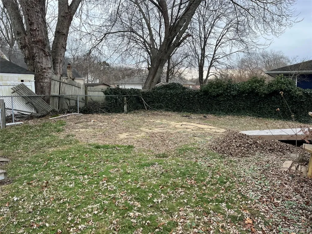 25 Gores Drive Mastic NY 11950