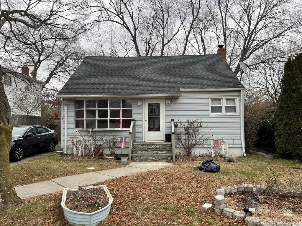 25 Gores Drive Mastic NY 11950