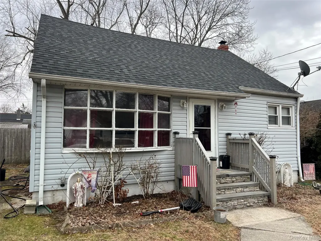 25 Gores Drive Mastic NY 11950