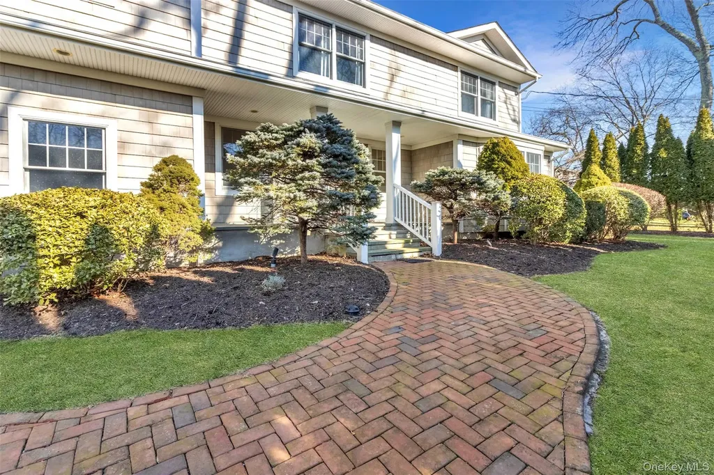 435 Luptons Point Road Mattituck NY 11952