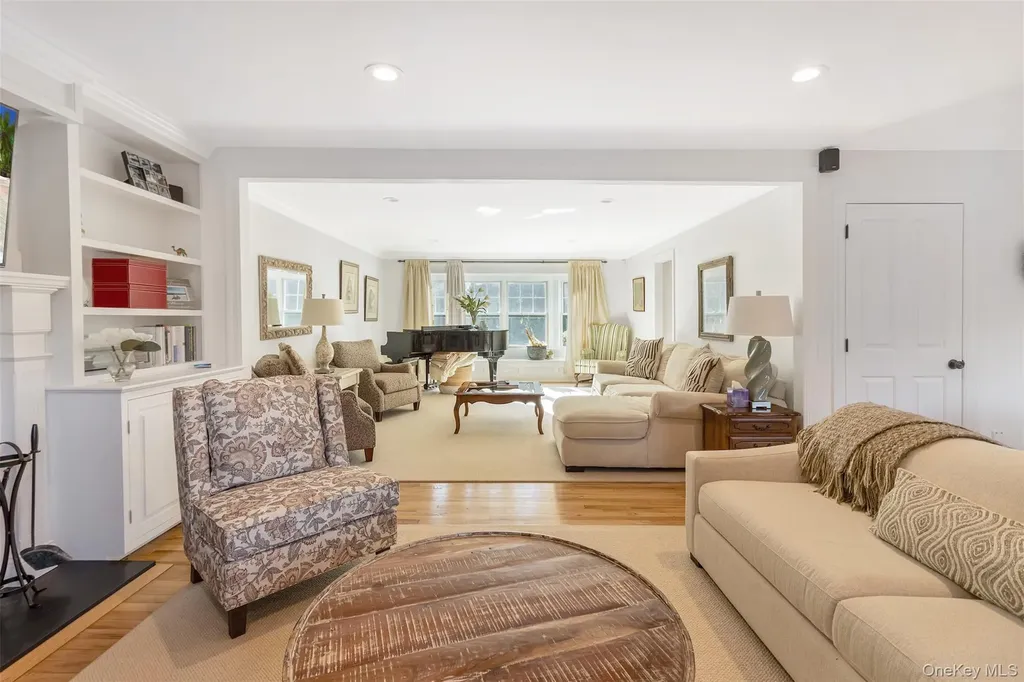 435 Luptons Point Road Mattituck NY 11952