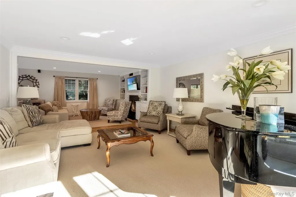 435 Luptons Point Road Mattituck NY 11952