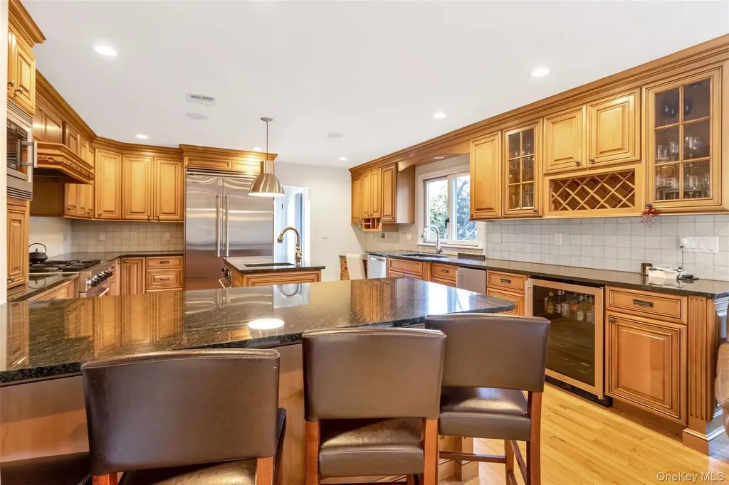 435 Luptons Point Road Mattituck NY 11952