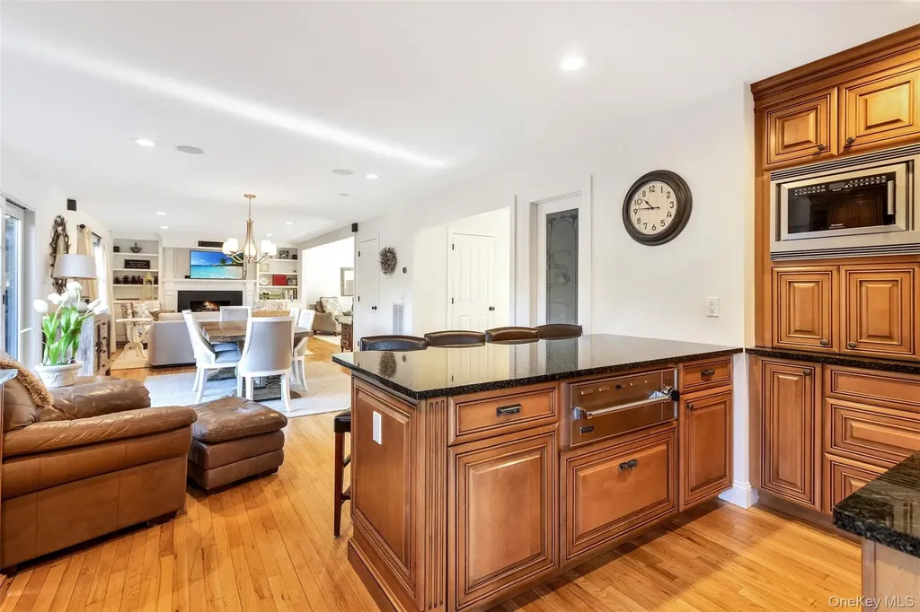 435 Luptons Point Road Mattituck NY 11952