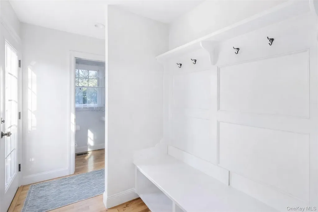 435 Luptons Point Road Mattituck NY 11952