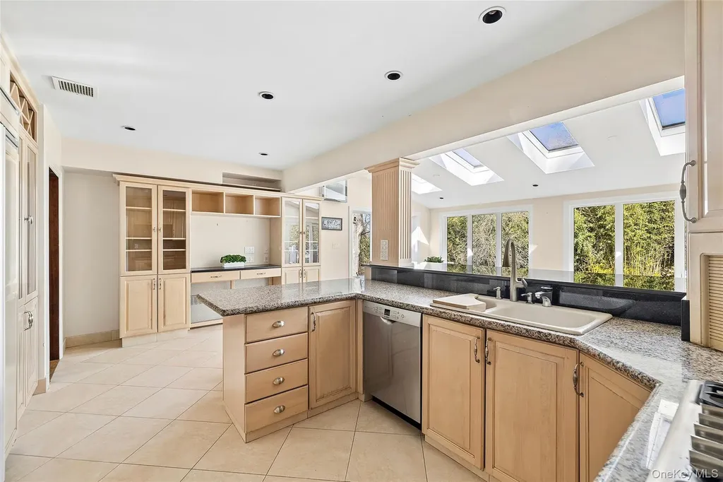 6 Luquer Road Manhasset NY 11030