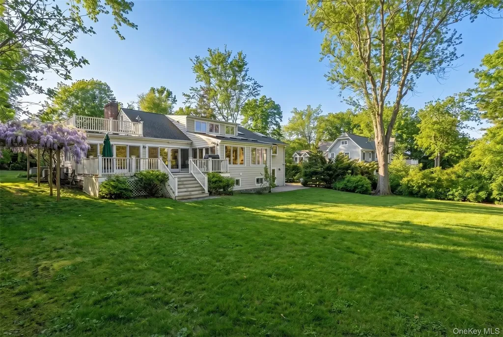 6 Luquer Road Manhasset NY 11030