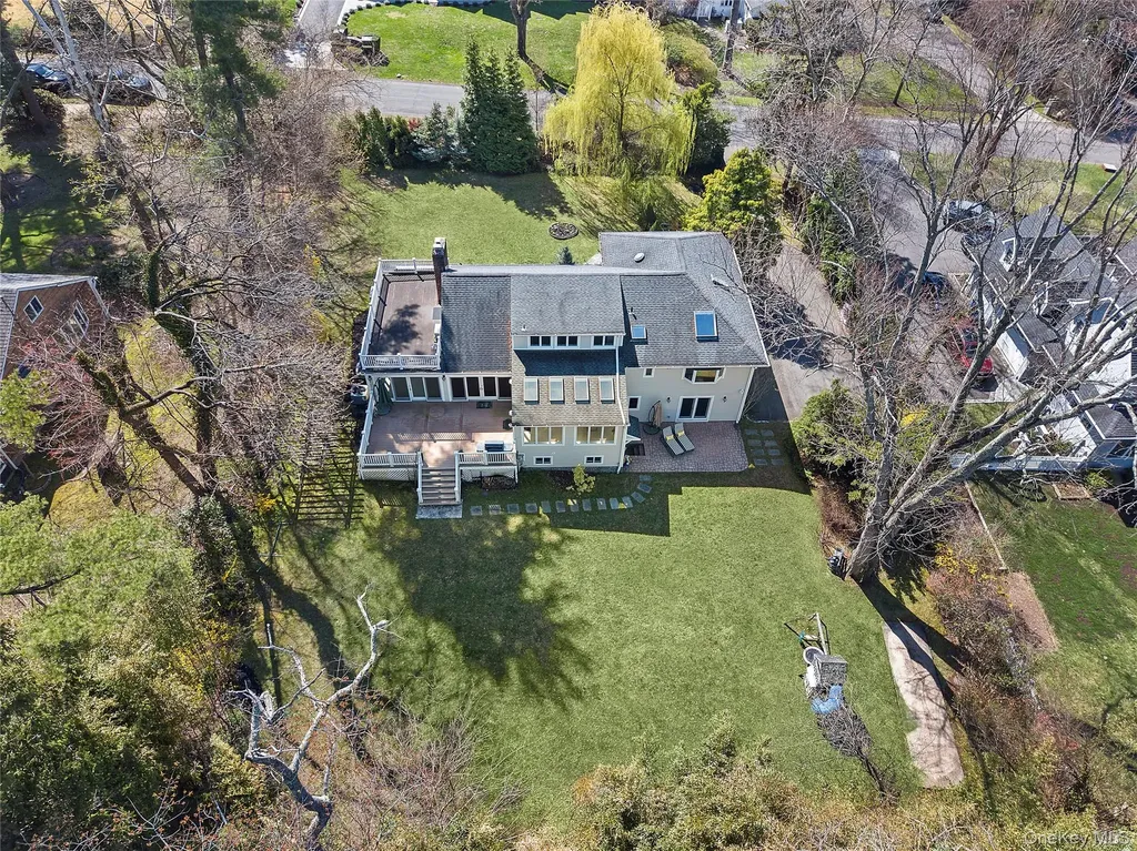 6 Luquer Road Manhasset NY 11030