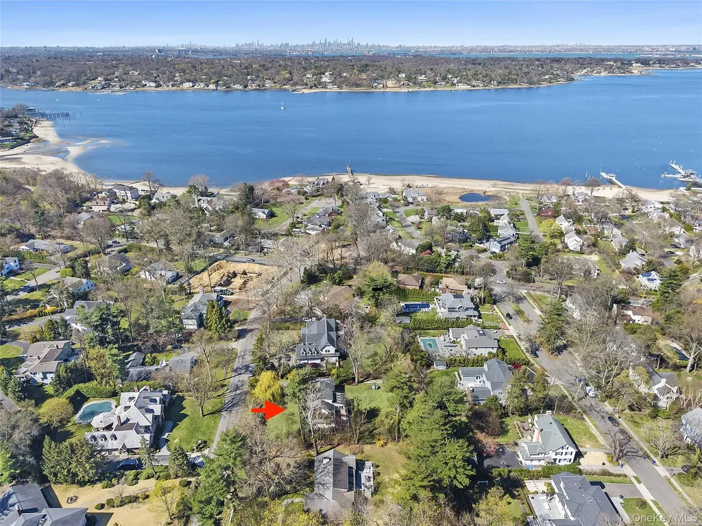 6 Luquer Road Manhasset NY 11030