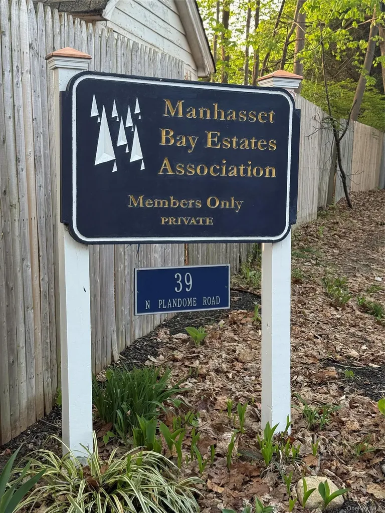 6 Luquer Road Manhasset NY 11030