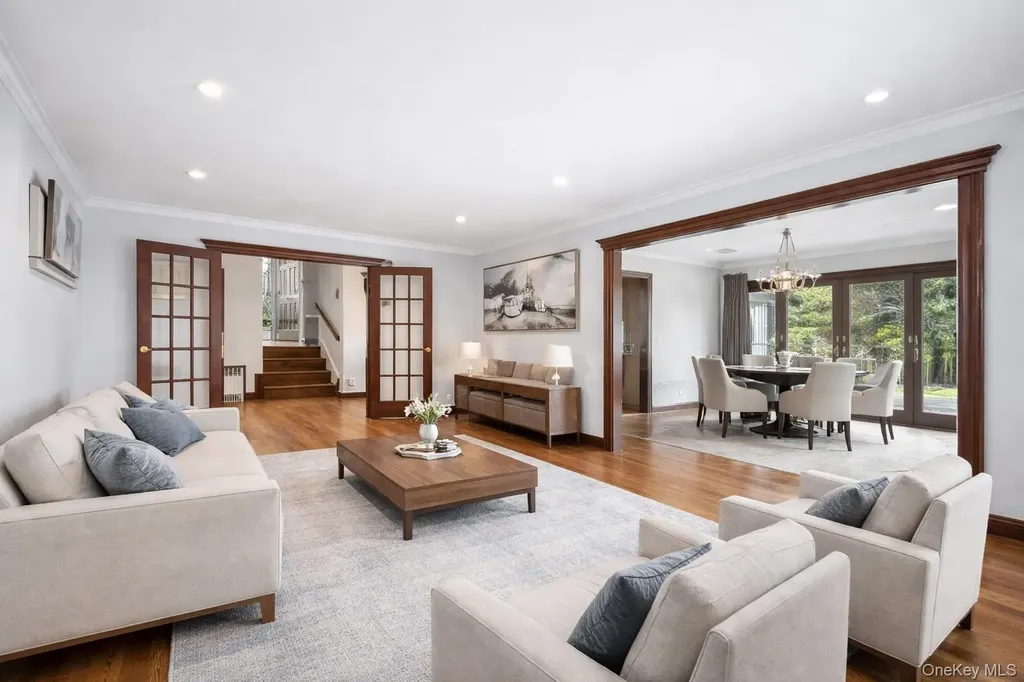 6 Luquer Road Manhasset NY 11030