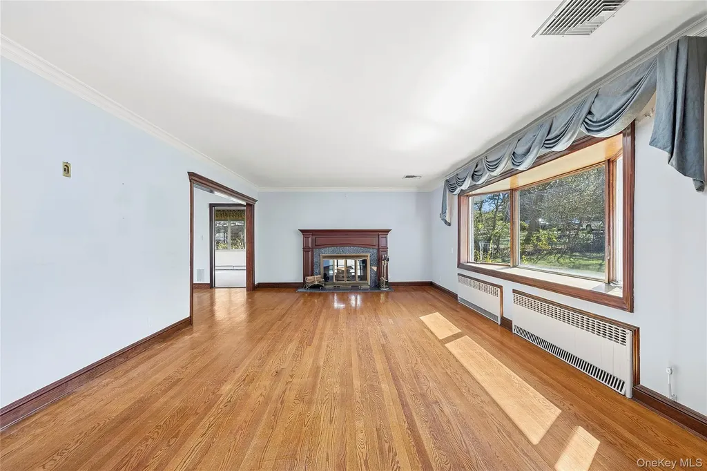 6 Luquer Road Manhasset NY 11030