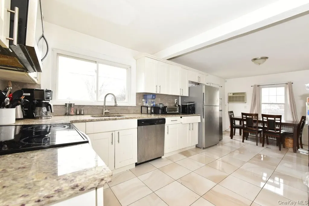 116 15th Avenue West Babylon NY 11704