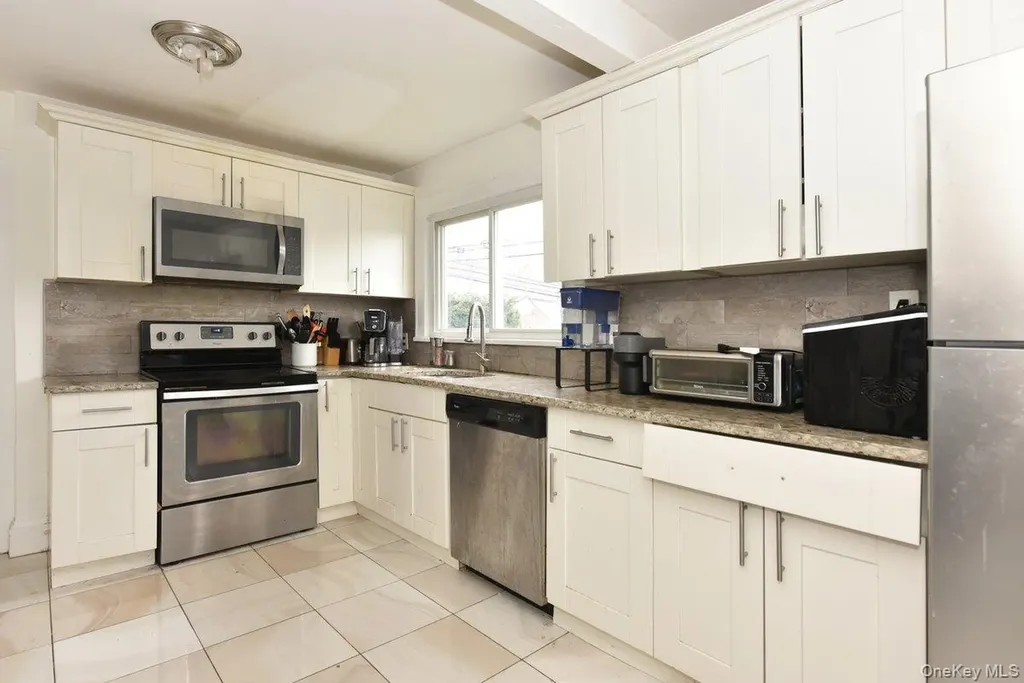 116 15th Avenue West Babylon NY 11704