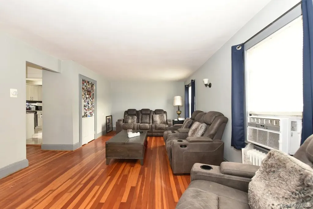 116 15th Avenue West Babylon NY 11704