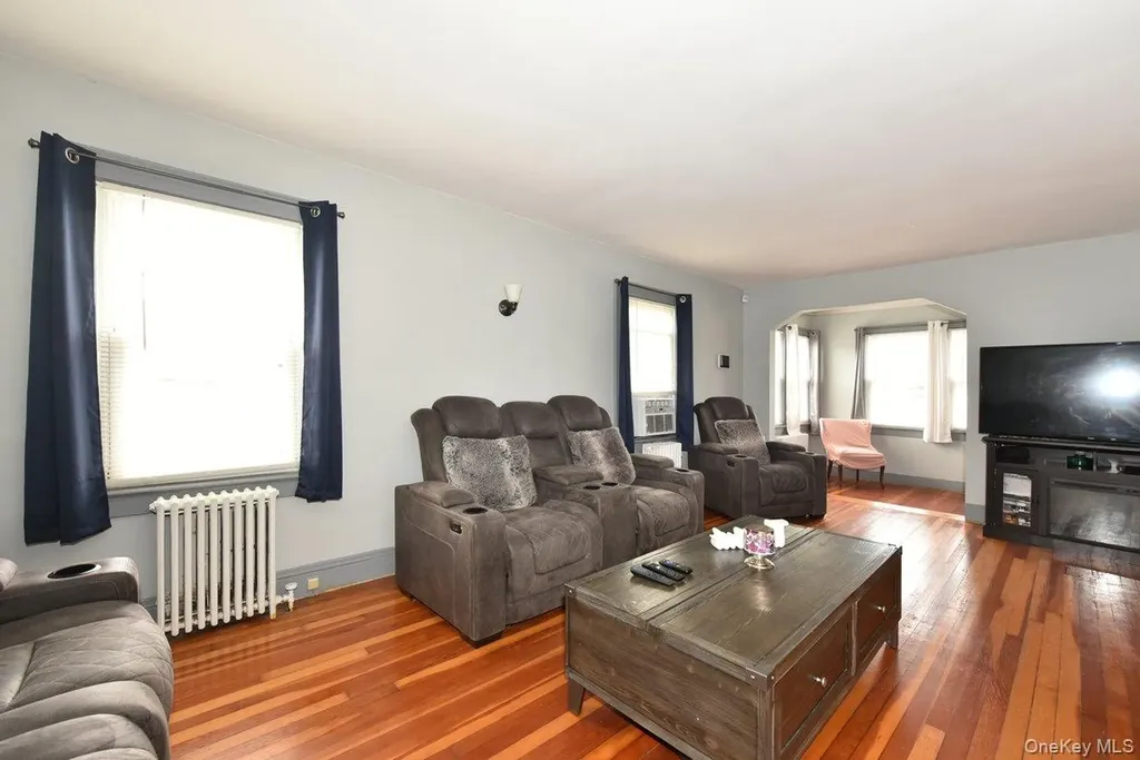 116 15th Avenue West Babylon NY 11704