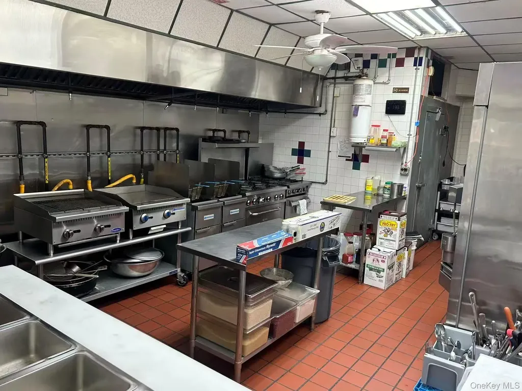 77-02 164th Street Fresh Meadows NY 11366