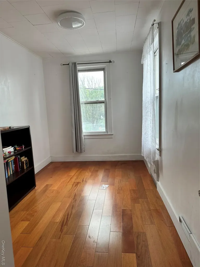 77-02 164th Street Fresh Meadows NY 11366