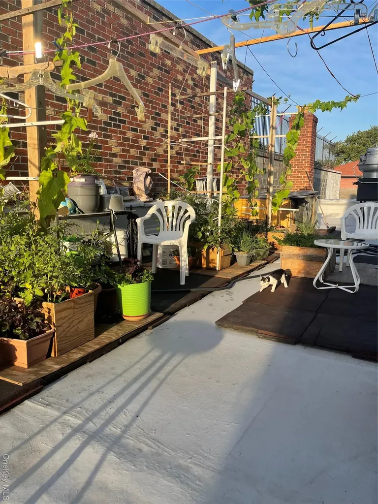 77-02 164th Street Fresh Meadows NY 11366