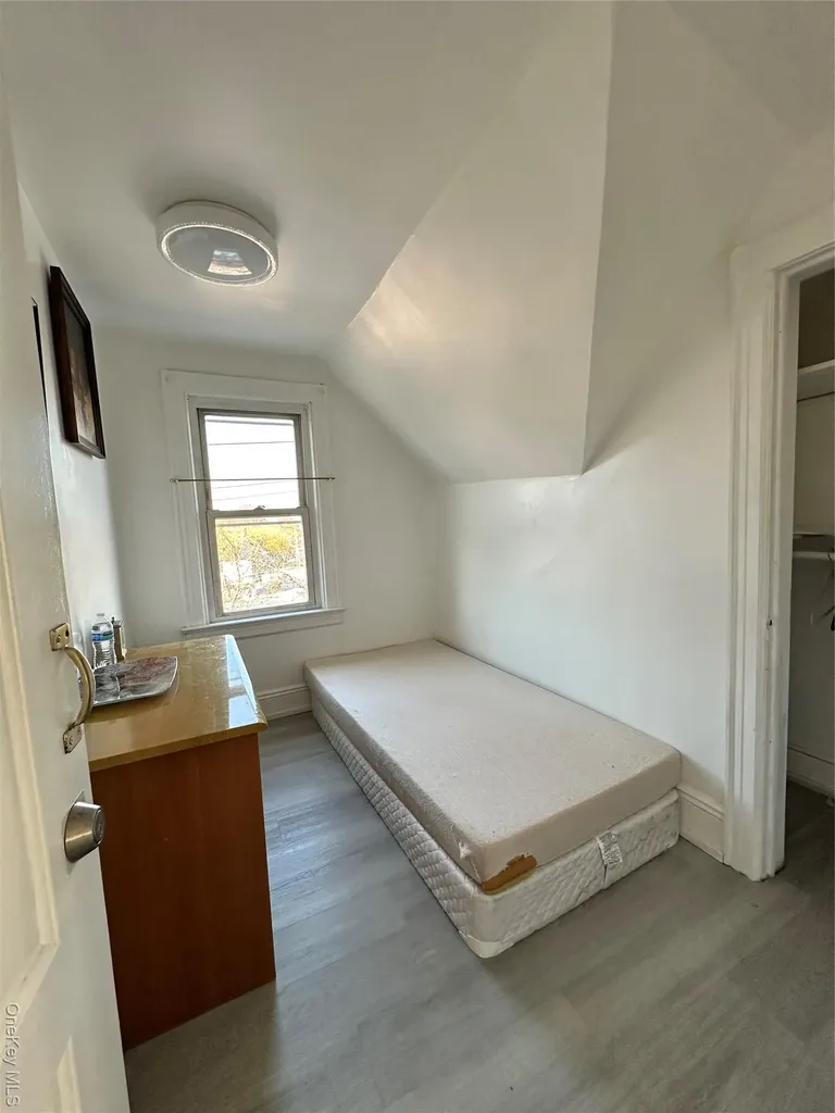 77-02 164th Street Fresh Meadows NY 11366