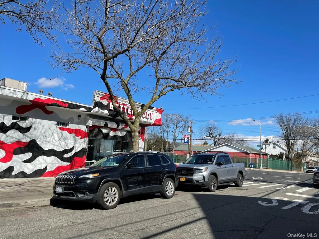 77-02 164th Street Fresh Meadows NY 11366