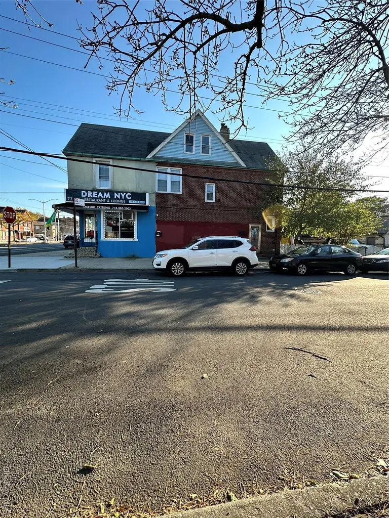 77-02 164th Street Fresh Meadows NY 11366