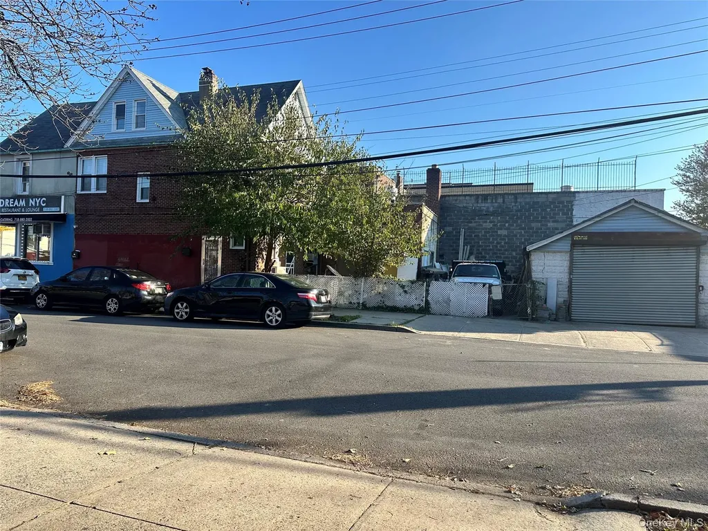 77-02 164th Street Fresh Meadows NY 11366
