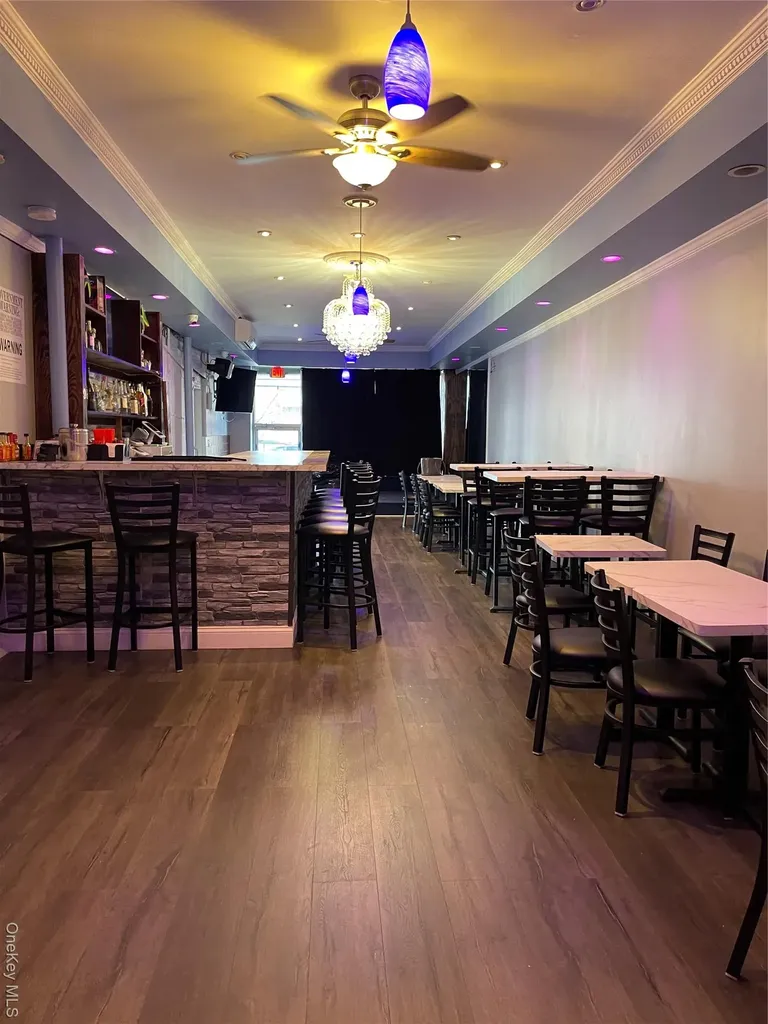 77-02 164th Street Fresh Meadows NY 11366
