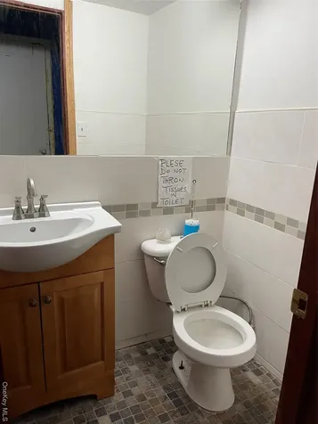 77-02 164th Street Fresh Meadows NY 11366