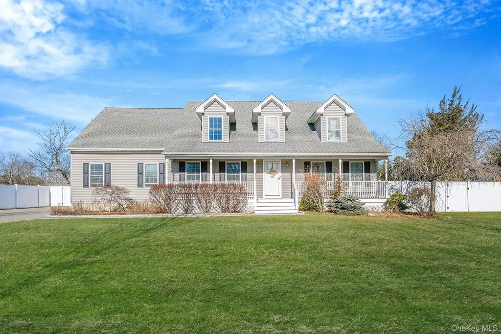 4 Danamarie Lane East Patchogue NY 11772
