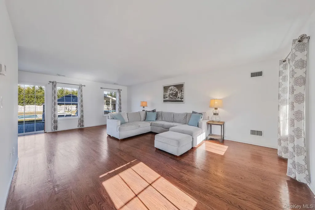 4 Danamarie Lane East Patchogue NY 11772