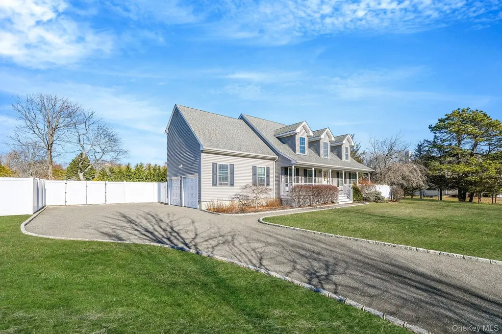 4 Danamarie Lane East Patchogue NY 11772