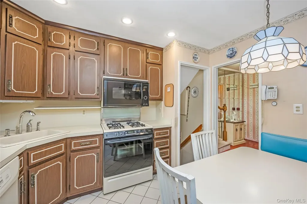 49 Amherst Drive Massapequa NY 11758