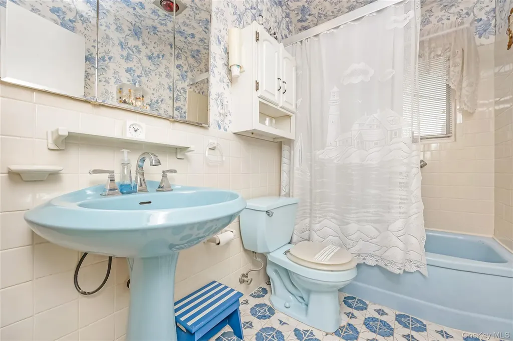 49 Amherst Drive Massapequa NY 11758