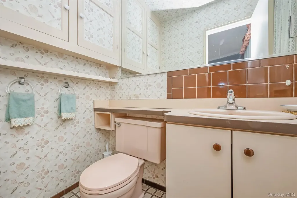 49 Amherst Drive Massapequa NY 11758