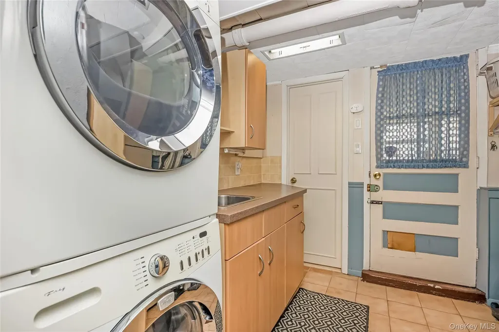 49 Amherst Drive Massapequa NY 11758