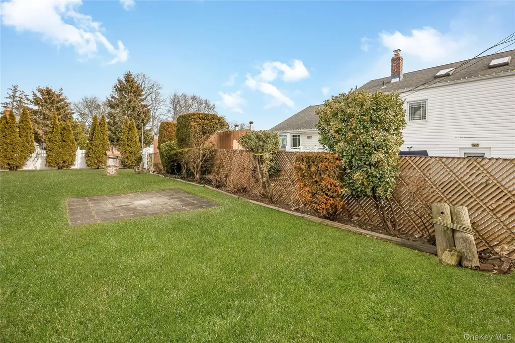 49 Amherst Drive Massapequa NY 11758
