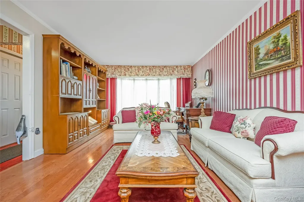 49 Amherst Drive Massapequa NY 11758