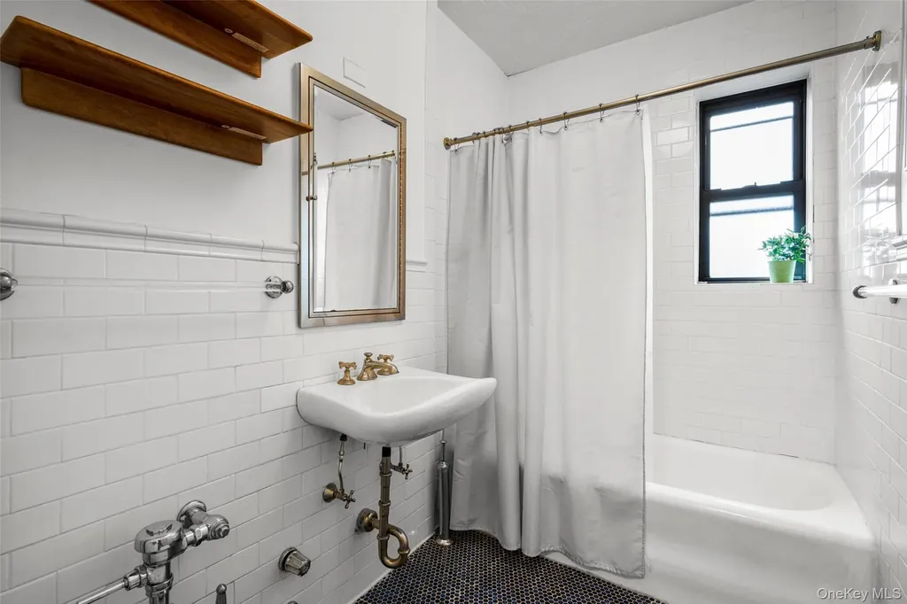 412 Munro Avenue Mamaroneck NY 10543