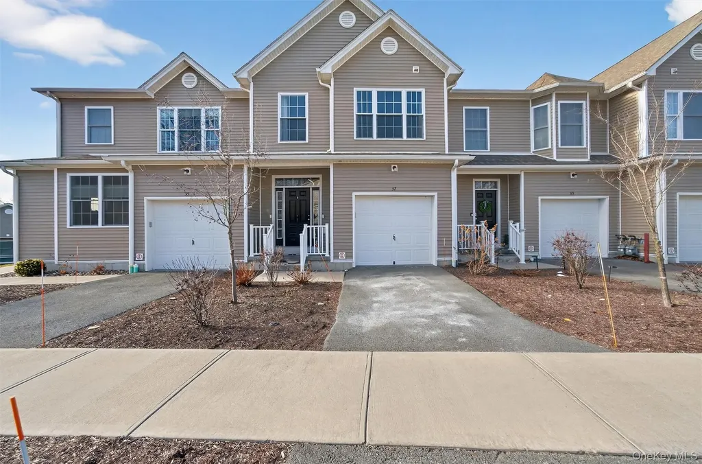 37 Pinto Road E Middletown NY 10941