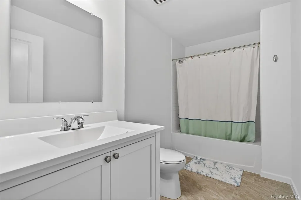 37 Pinto Road E Middletown NY 10941
