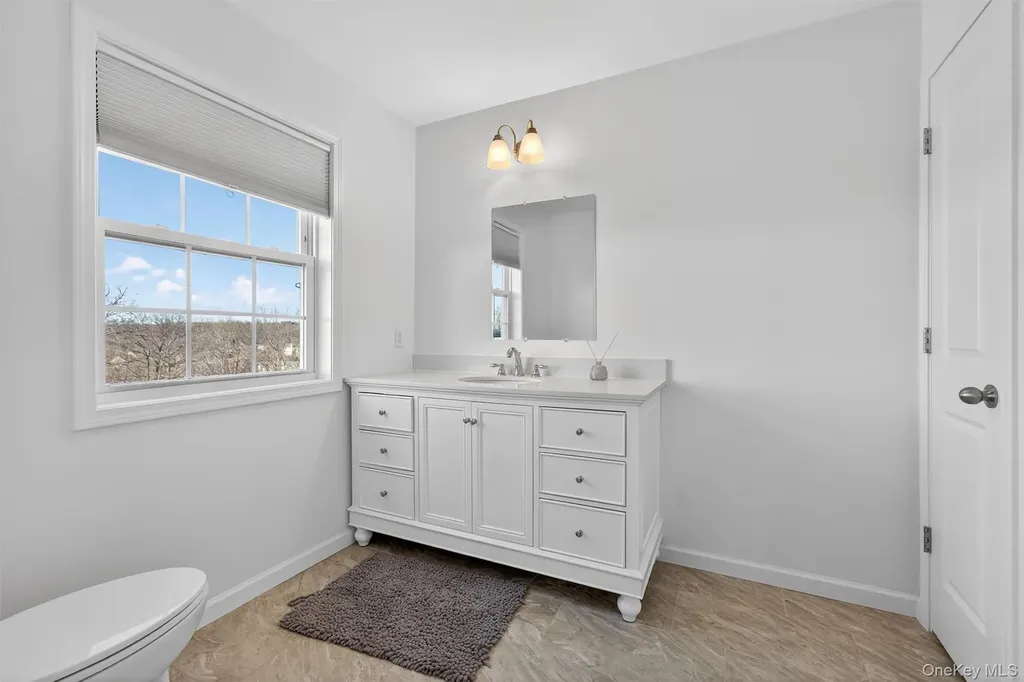 37 Pinto Road E Middletown NY 10941