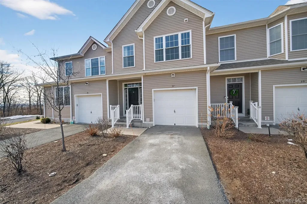 37 Pinto Road E Middletown NY 10941