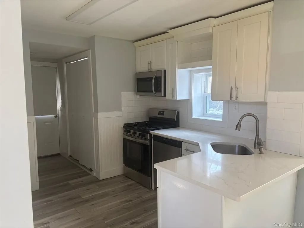 101 48th Street Lindenhurst NY 11757