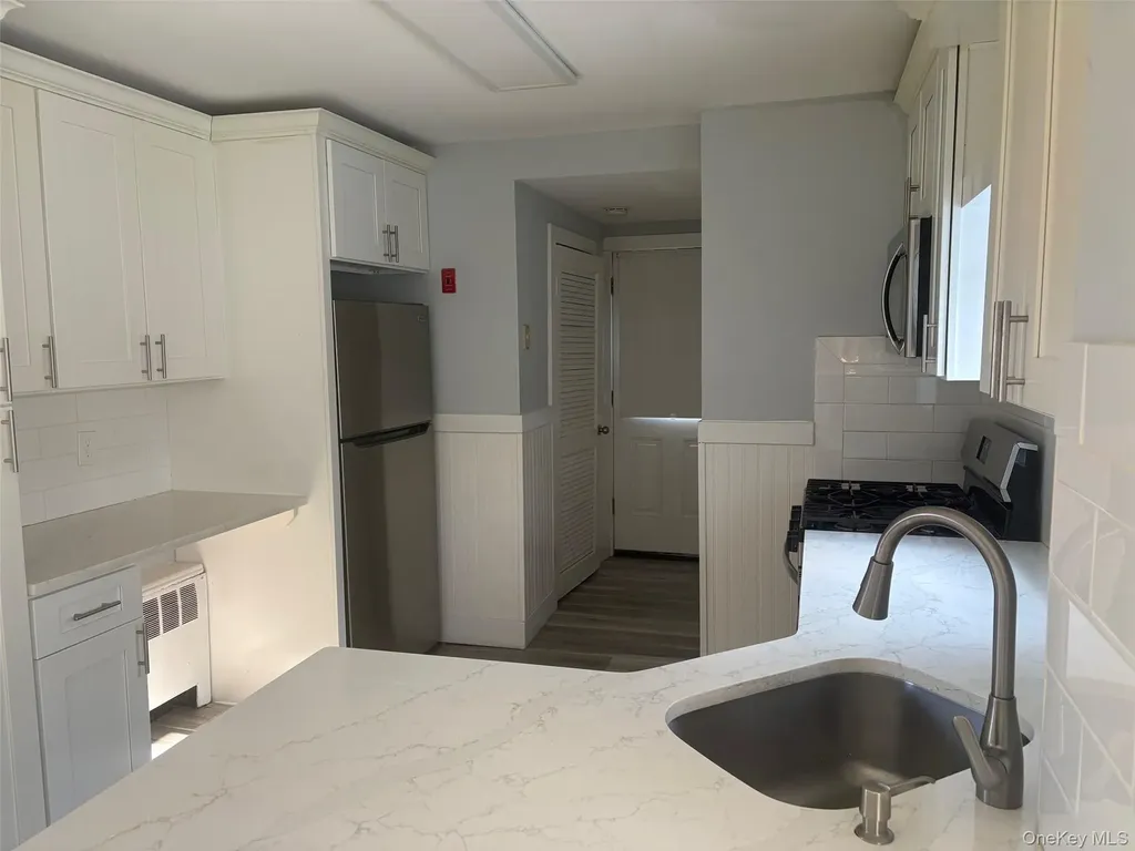 101 48th Street Lindenhurst NY 11757