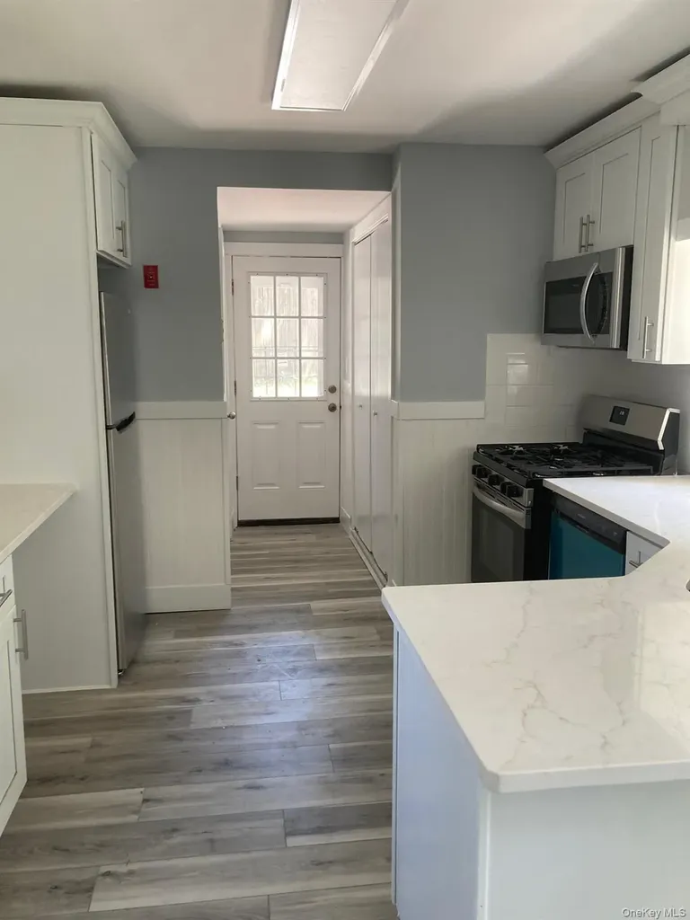101 48th Street Lindenhurst NY 11757