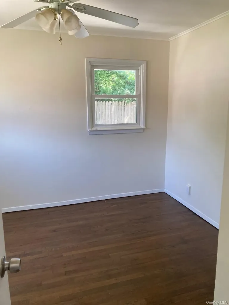 101 48th Street Lindenhurst NY 11757